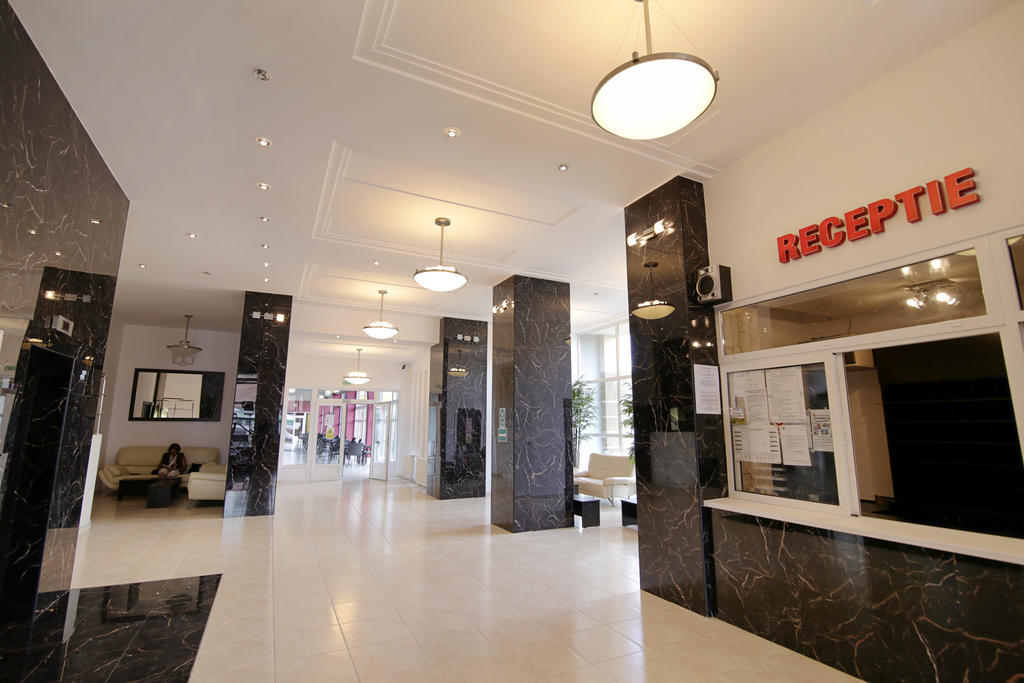 Hotel Cerbul Covasna Exterior foto