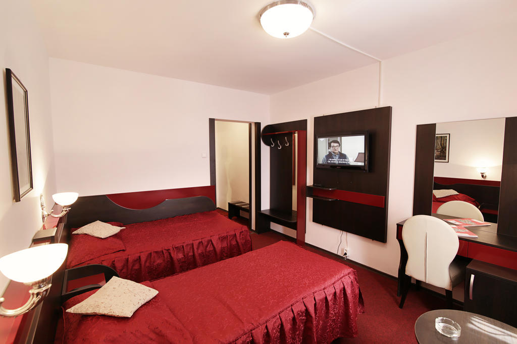 Hotel Cerbul Covasna Zimmer foto