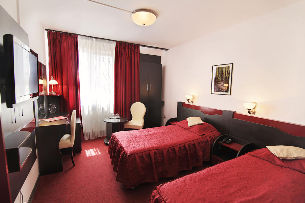 Hotel Cerbul Covasna Zimmer foto
